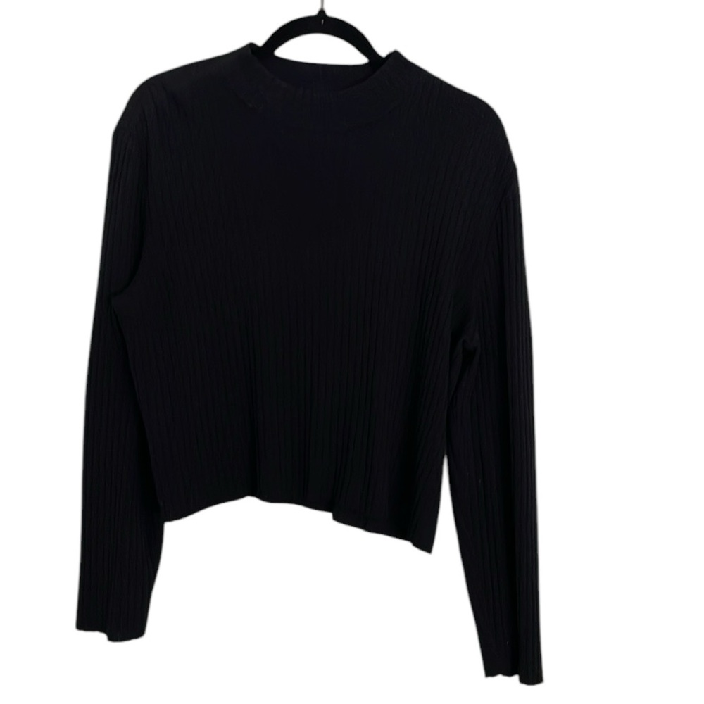 Vintage St. John cropped crew neck sweater